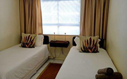 Blouberg Beachfront Accommodation Bloubergstrand Exterior foto